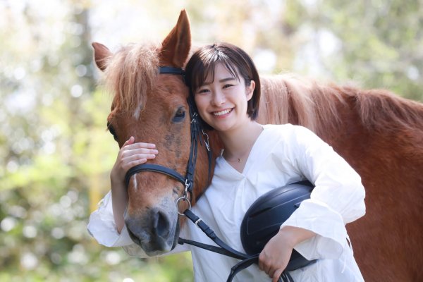 Horse,And,Smiling,Woman,Riding,Image